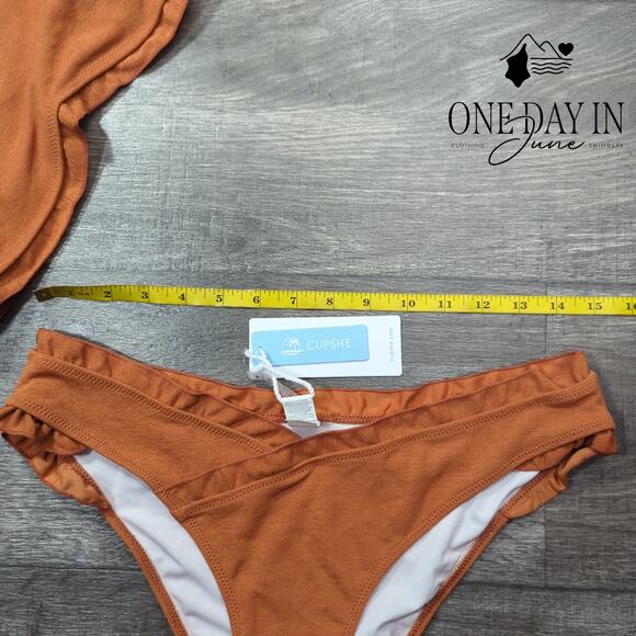 Cupshe Lettuce Edge Bikini Swimsuit Size M - Picture 3 of 5